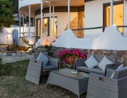 agkira karavos sea view apartments skopelos  