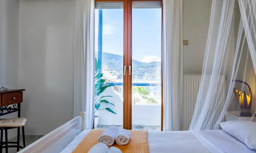 agkira karavos sea view apartments skopelos  