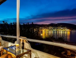 karavos sea view apartments   isalos  