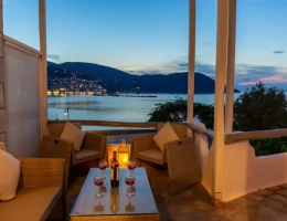 karavos  sea view apartments   plori  