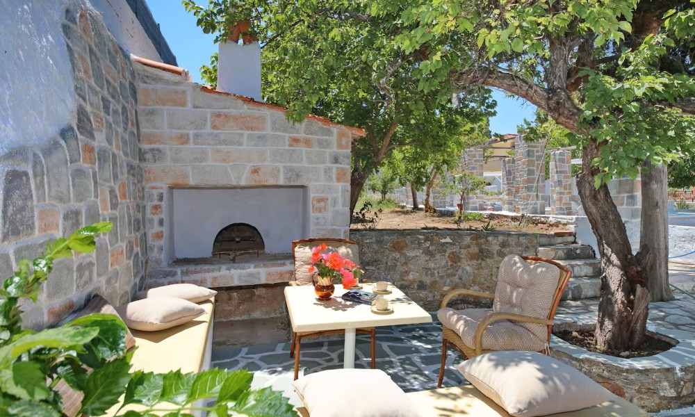 villa karavos waterfront skopelos vacations  4